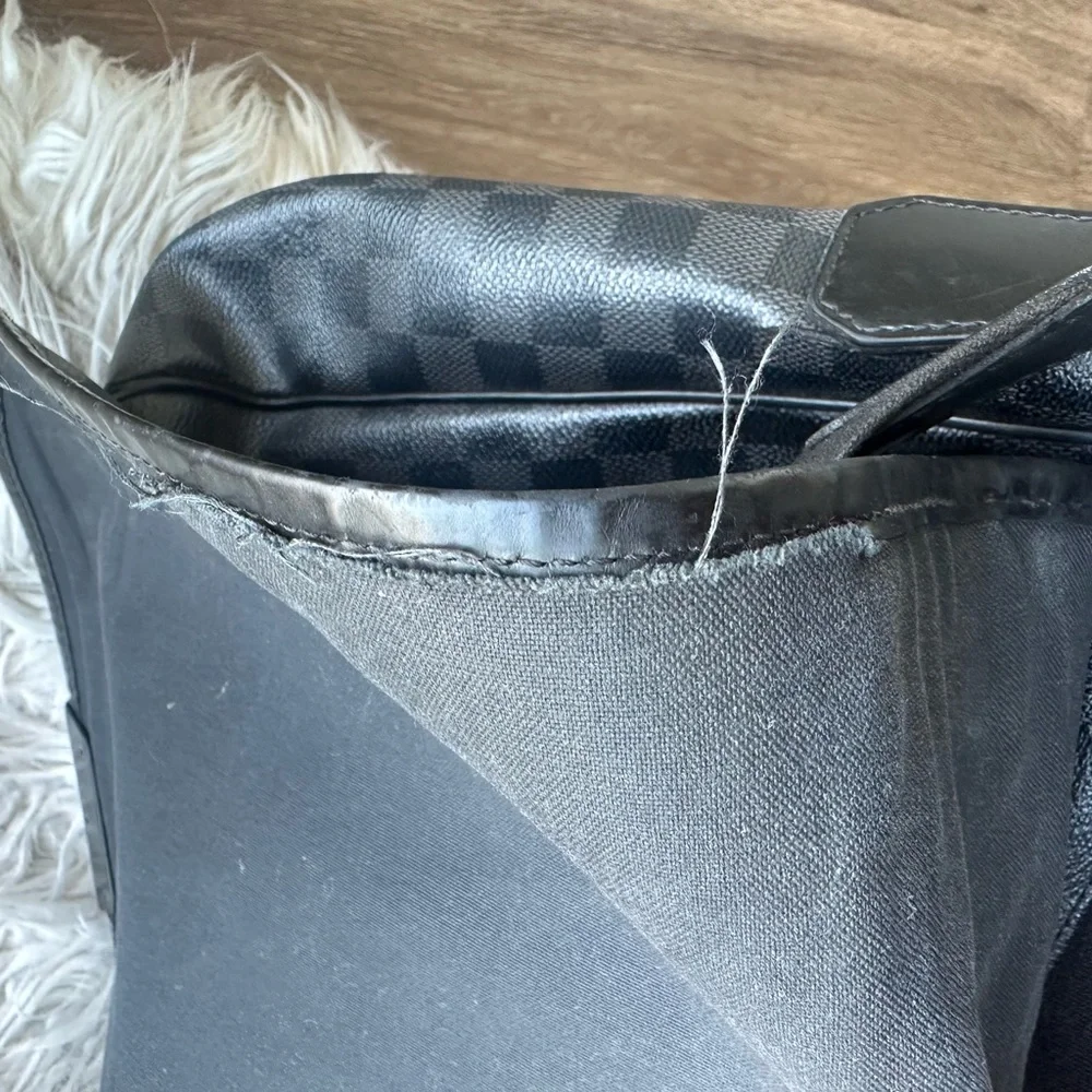 Louis Vuitton Graphite Damier Messenger Bag in Black - Picture 4 of 11
